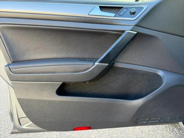 2015 Volkswagen Golf TDI SE 4-Door