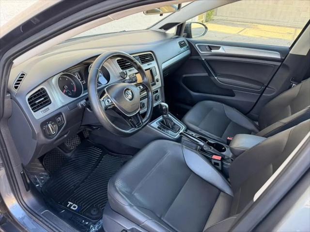 2015 Volkswagen Golf TDI SE 4-Door