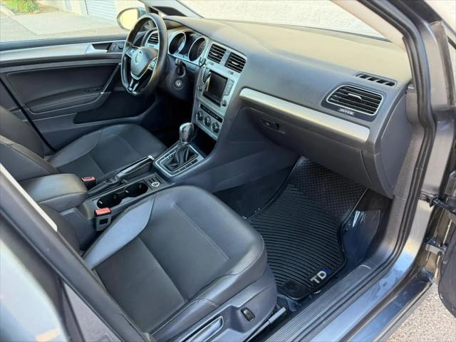 2015 Volkswagen Golf TDI SE 4-Door