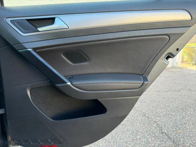2015 Volkswagen Golf TDI SE 4-Door