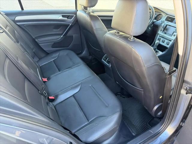 2015 Volkswagen Golf TDI SE 4-Door