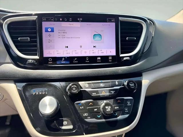 2022 Chrysler Pacifica Touring L