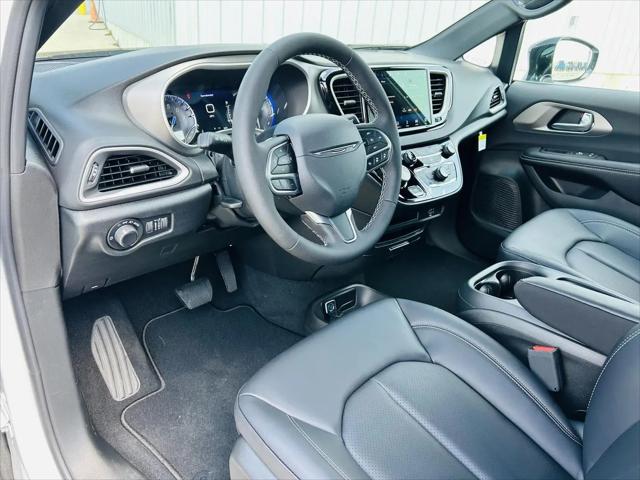 2027 Chrysler Pacifica LX