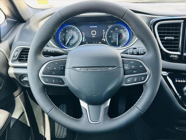 2027 Chrysler Pacifica LX