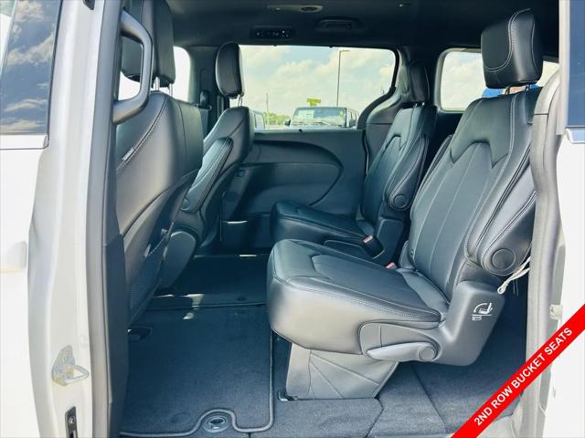 2027 Chrysler Pacifica LX
