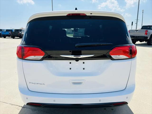 2027 Chrysler Pacifica LX