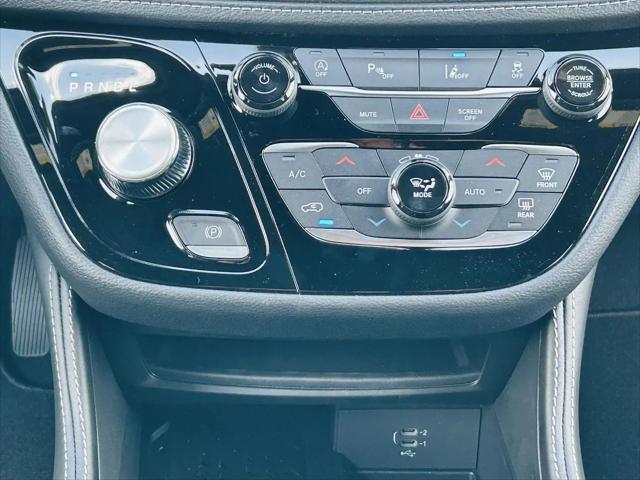 2027 Chrysler Pacifica Limited