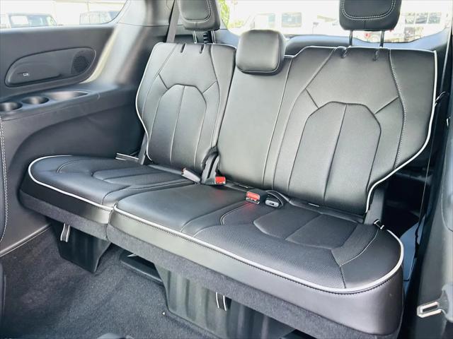 2027 Chrysler Pacifica Limited