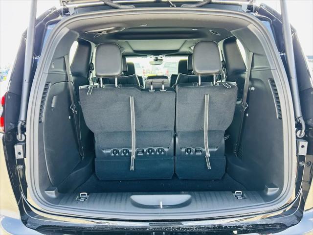 2027 Chrysler Pacifica Limited
