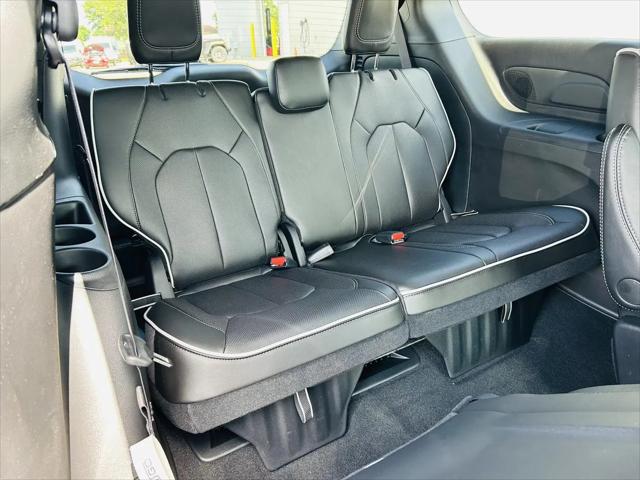2027 Chrysler Pacifica Limited