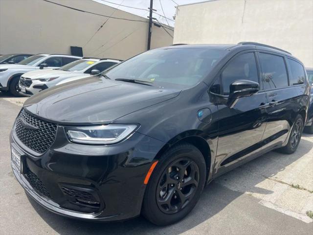 2024 Chrysler Pacifica Hybrid Premium S Appearance Pkg