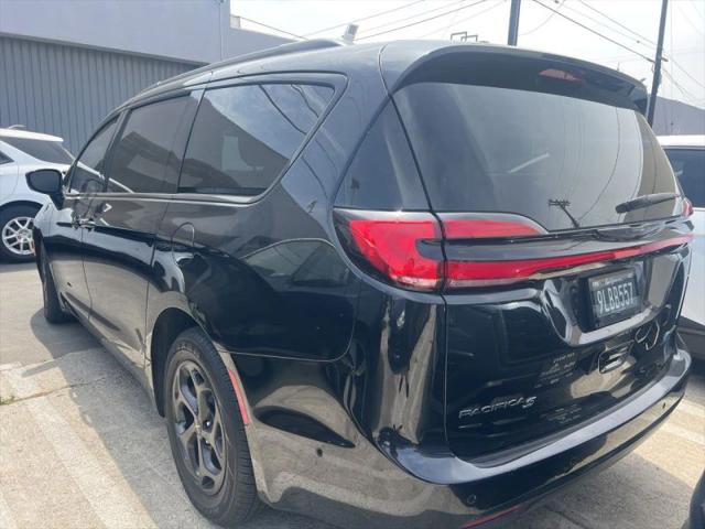 2024 Chrysler Pacifica Hybrid Premium S Appearance Pkg