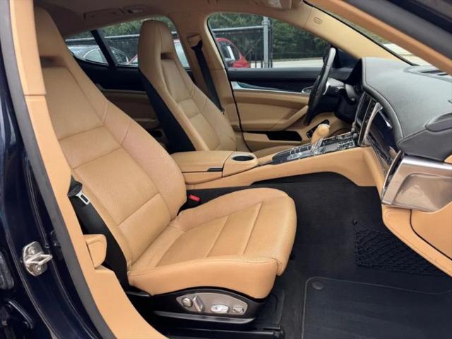 2016 Porsche Panamera Base