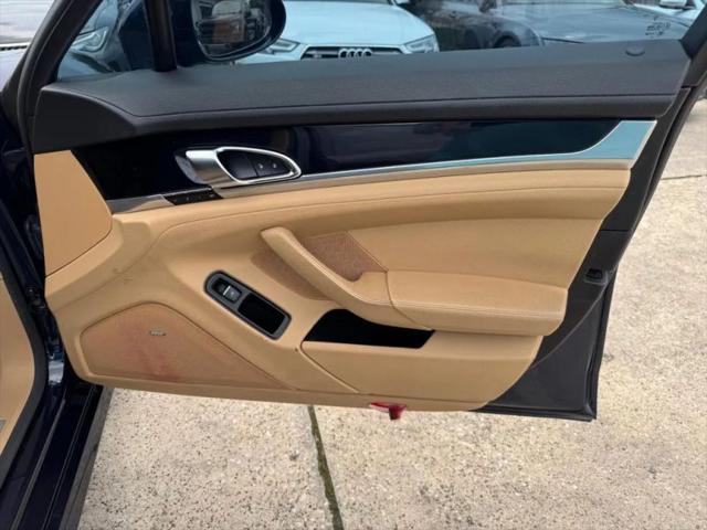 2016 Porsche Panamera Base