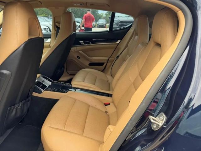 2016 Porsche Panamera Base