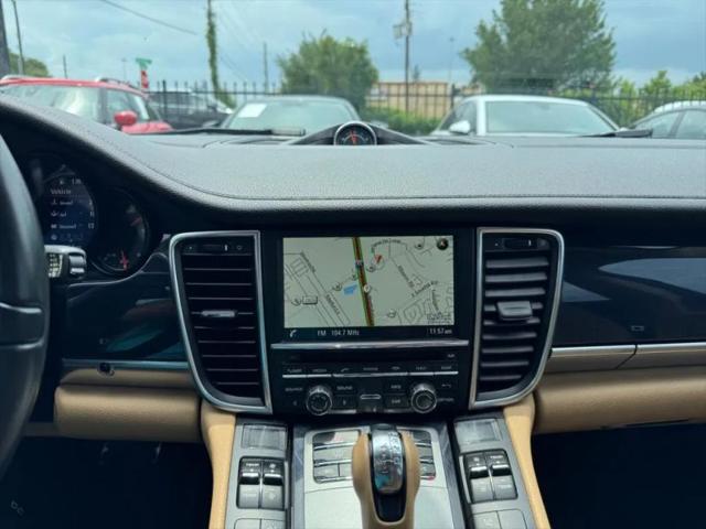 2016 Porsche Panamera Base