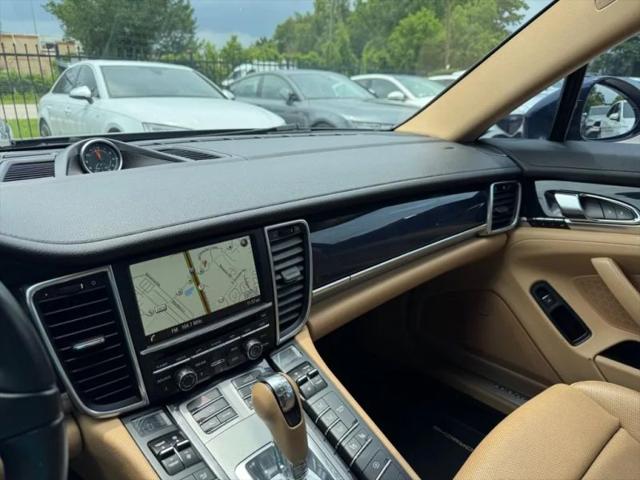 2016 Porsche Panamera Base