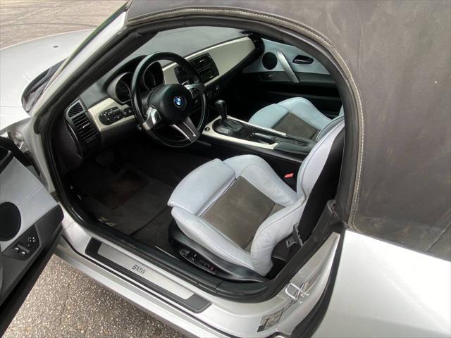 2005 BMW Z4 2.5i