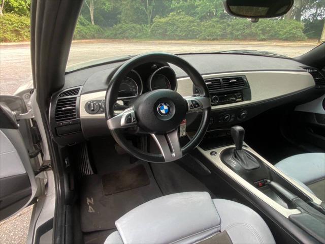 2005 BMW Z4 2.5i