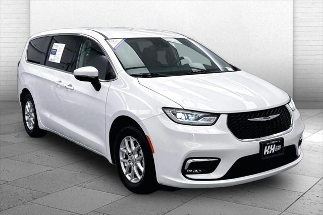 2023 Chrysler Pacifica Touring L for sale in Papillion, NE