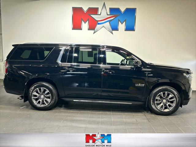 2022 Chevrolet Suburban 4WD LT