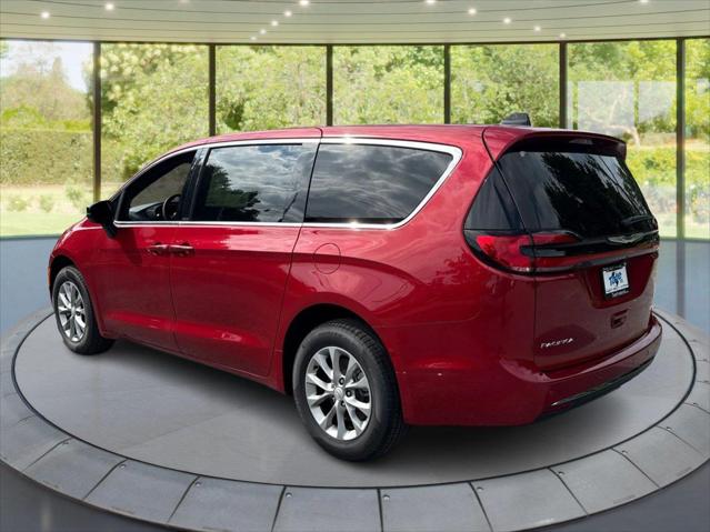 2026 Chrysler Pacifica Select AWD