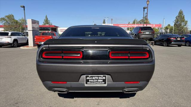 2016 Dodge Challenger SXT