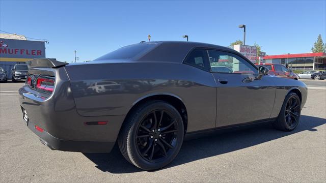 2016 Dodge Challenger SXT