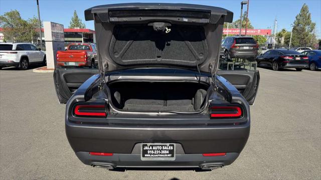 2016 Dodge Challenger SXT