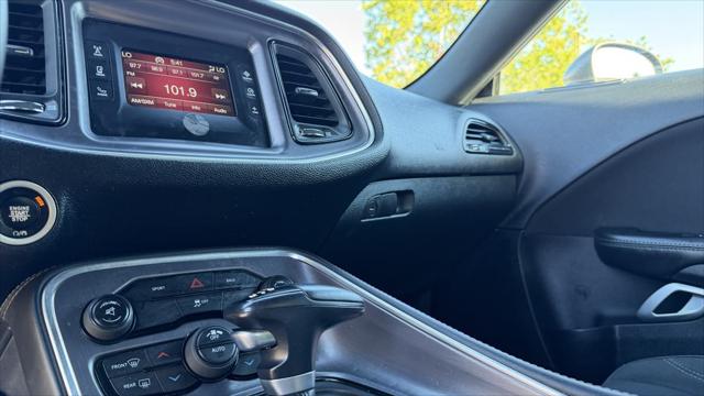 2016 Dodge Challenger SXT