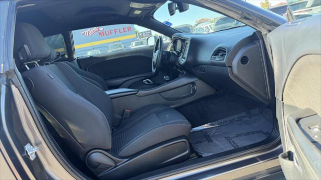 2016 Dodge Challenger SXT