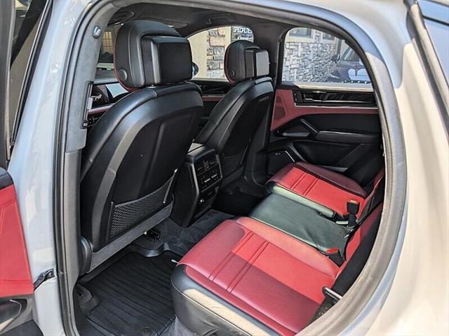 2024 Porsche Cayenne S