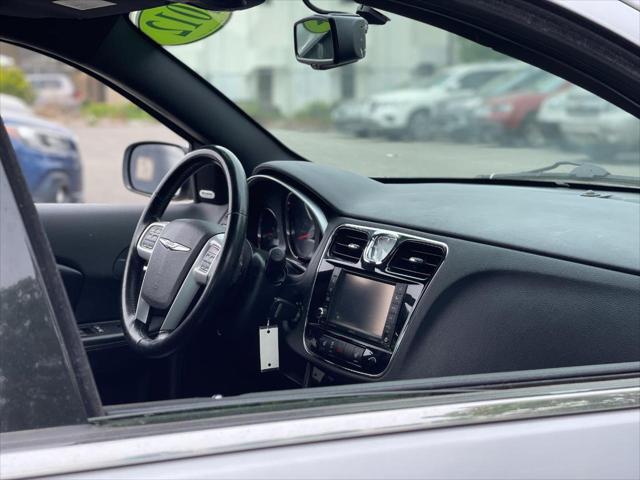 2012 Chrysler 200 Limited