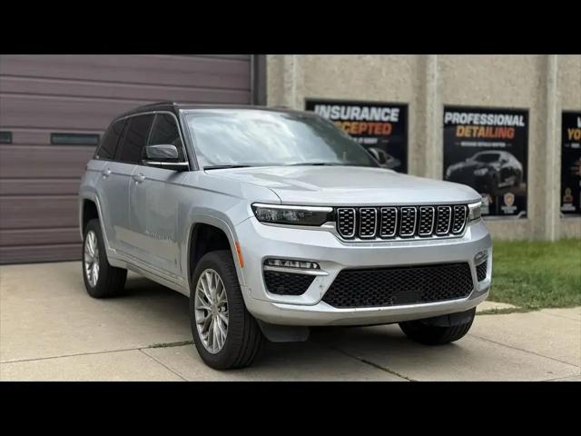 2025 Jeep Grand Cherokee Summit 4x4 for sale in Crystal Lake, IL