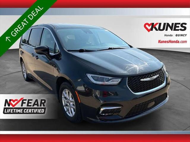 2024 Chrysler Pacifica Touring L for sale in Quincy, IL