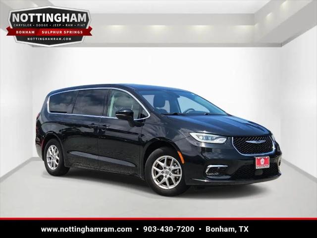 2023 Chrysler Pacifica Touring L for sale in Bonham, TX