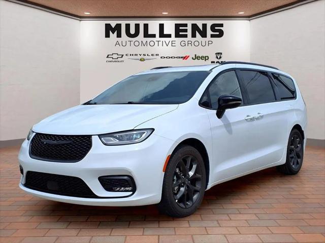 2025 Chrysler Pacifica Limited for sale in Checotah, OK