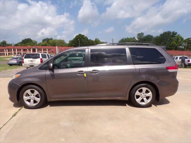 2013 Toyota Sienna LE V6 8 Passenger for sale in Palestine, TX