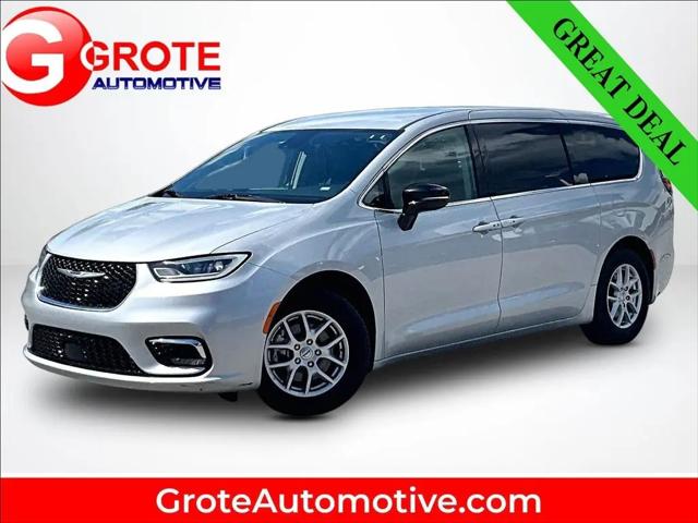 2024 Chrysler Pacifica Touring L for sale in Fort Wayne, IN