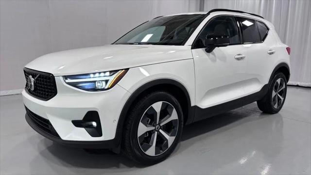 2026 Volvo XC40 Plus, B5 AWD Gas (mild hybrid), Dark for sale in Willoughby, OH