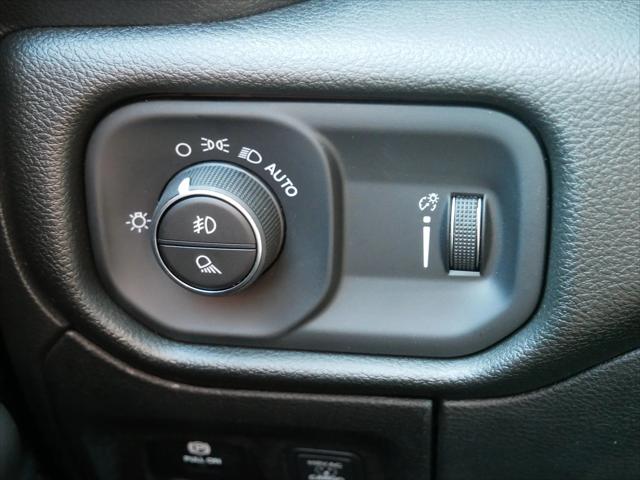 2026 Ram 1500 Express Crew Cab 4x4 57 Box