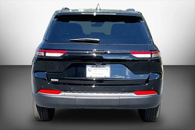 New 2027 High-Gloss Black Paint Jeep Laredo image 7