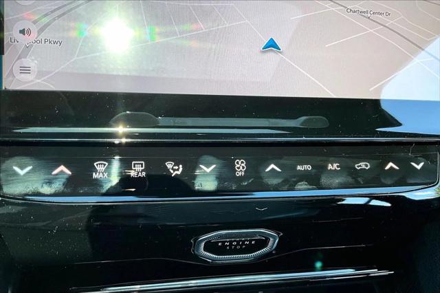 New 2027 High-Gloss Black Paint Jeep Laredo image 15