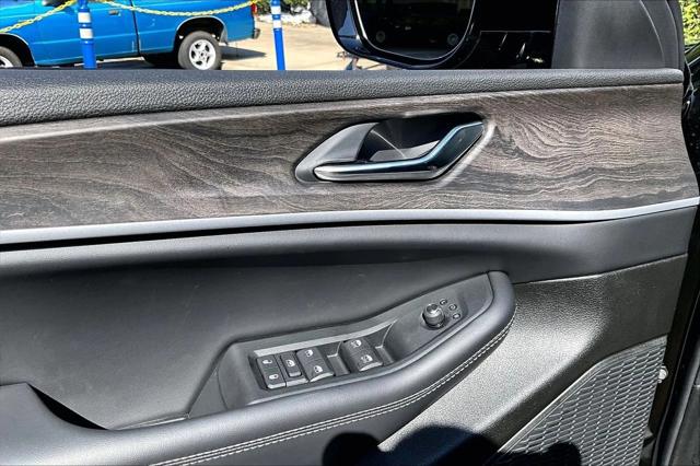 New 2027 High-Gloss Black Paint Jeep Laredo image 26