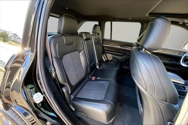 New 2027 High-Gloss Black Paint Jeep Laredo image 19