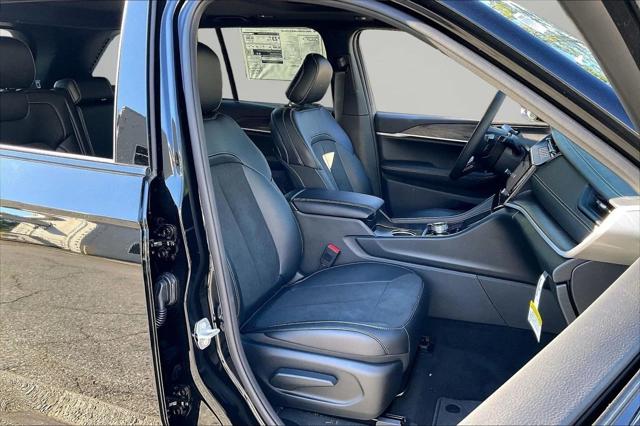 New 2027 High-Gloss Black Paint Jeep Laredo image 20