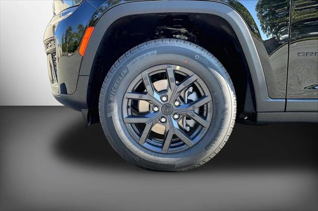 New 2027 High-Gloss Black Paint Jeep Laredo image 28