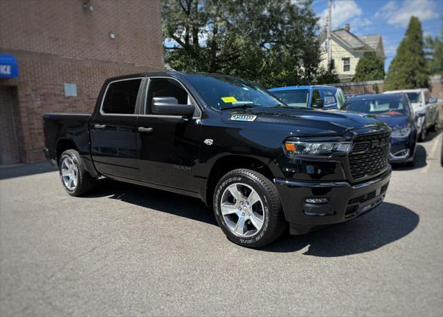 2026 RAM 1500 RAM 1500 EXPRESS CREW CAB 4X4 57 BOX