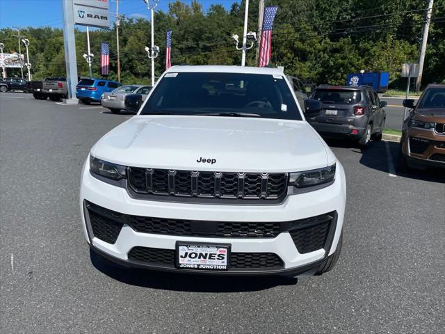 2027 Jeep Grand Cherokee GRAND CHEROKEE LAREDO ALTITUDE 4X4 2027 Jeep Grand Cherokee GRAND CHEROKEE LAREDO ALTITUDE 4X4