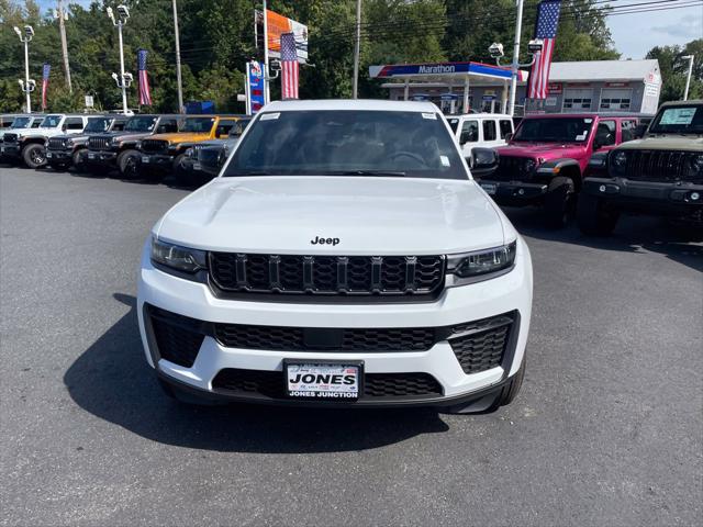 2027 Jeep Grand Cherokee GRAND CHEROKEE LAREDO ALTITUDE 4X4 2027 Jeep Grand Cherokee GRAND CHEROKEE LAREDO ALTITUDE 4X4